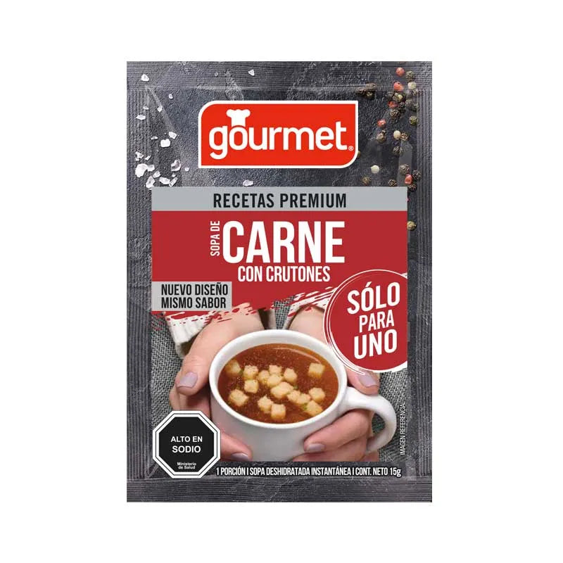 Sopa de carne con crutones para uno. Gourmet