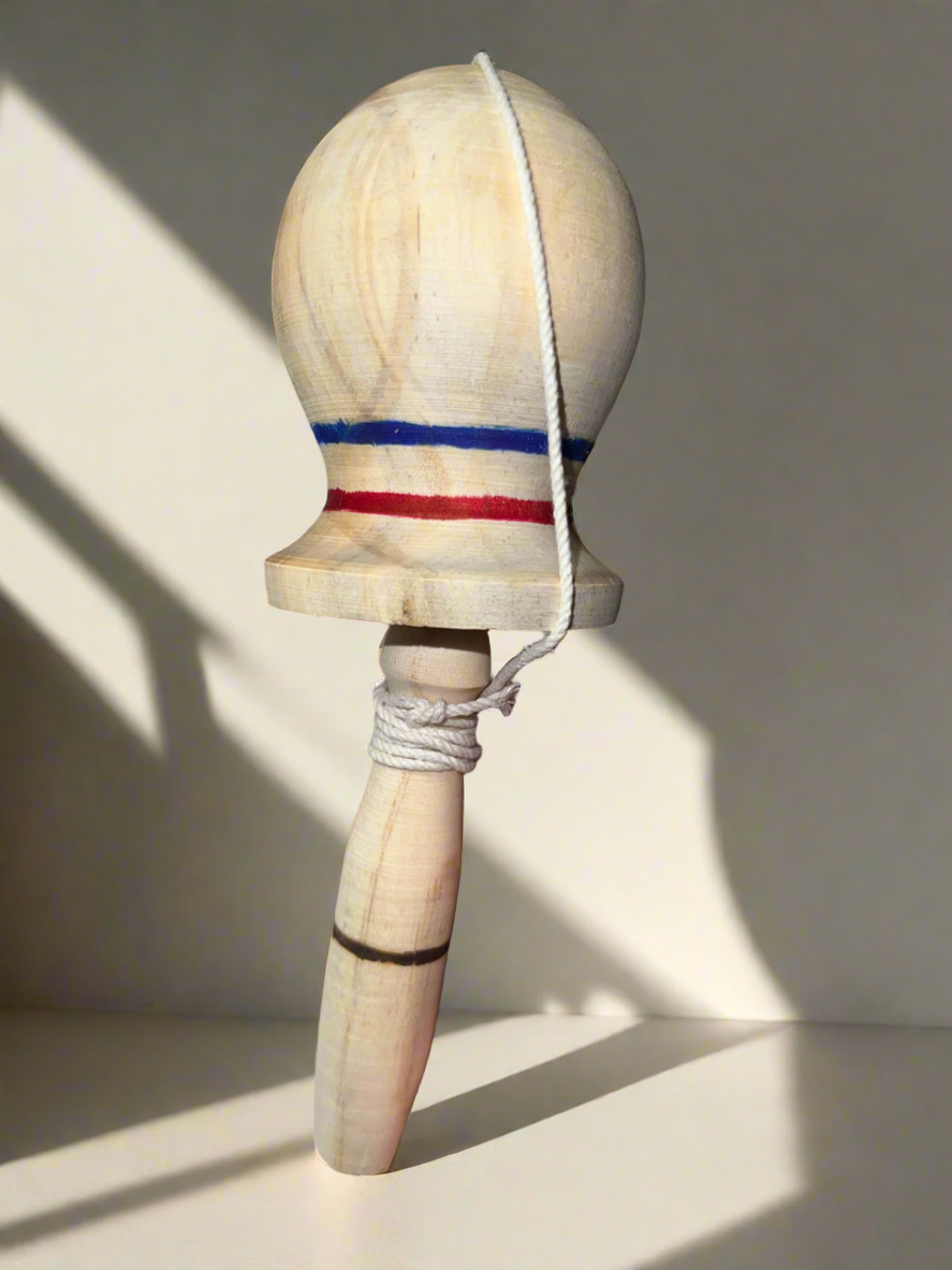 Emboque Chileno de Madera – Juguete Tradicional Artesanal con Colores Patrios – Hecho a Mano